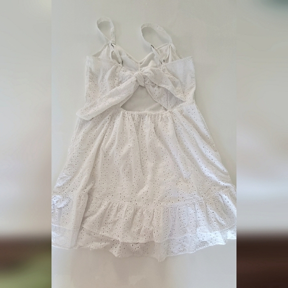 Hollister - White Eyelet Dress - Picture 3 of 5